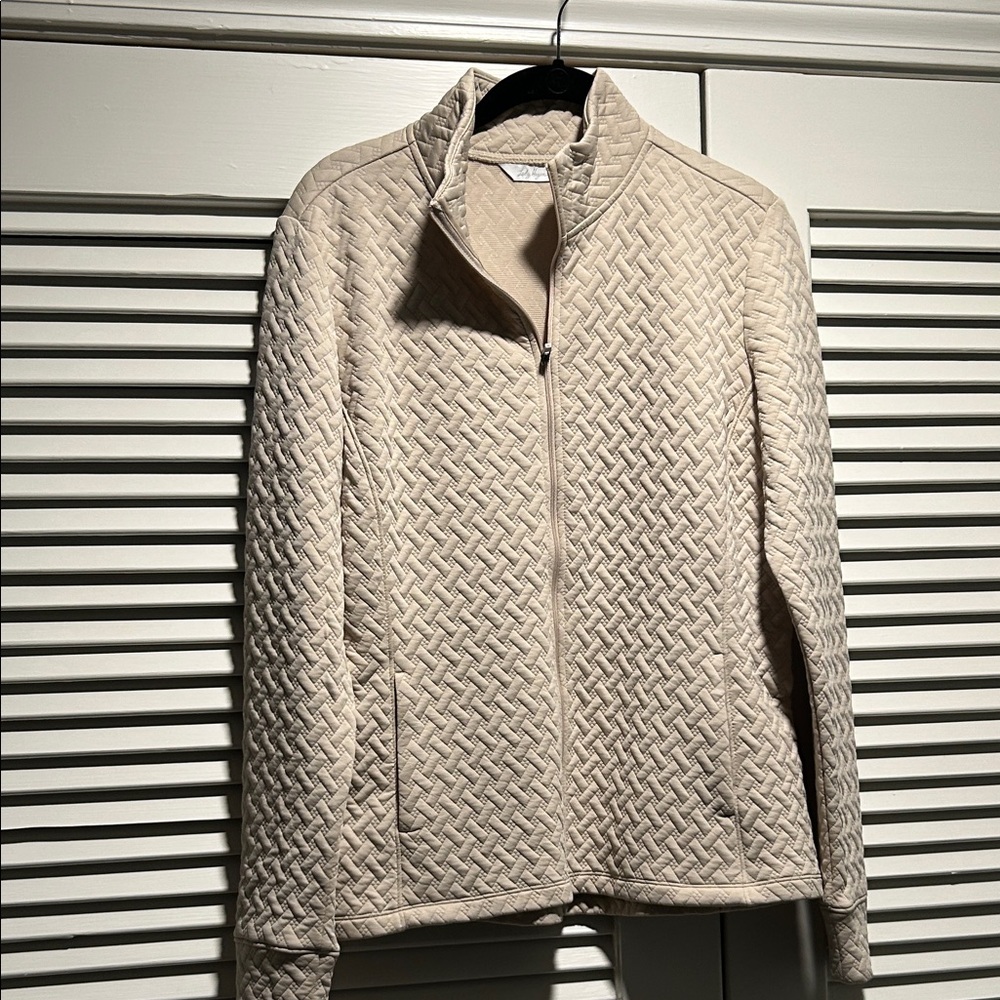 Lady Hagen Beige lightweight Quilted Jacket. Size medium. NWT